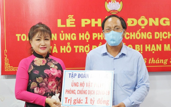 kèo nhà cái tỷ lệ bóng đá sĩ Bích Thủy ủng hộ 1 tỉ đồng phòng chống dịch Covid -19