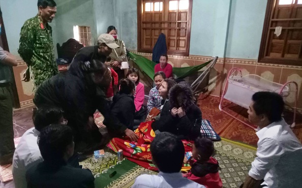 Hai cô gái đi hái măng ở tỷ lệ bóng đá kèo nhà cái Trị đã trở về nhà sau hơn 20 giờ lạc trong rừng