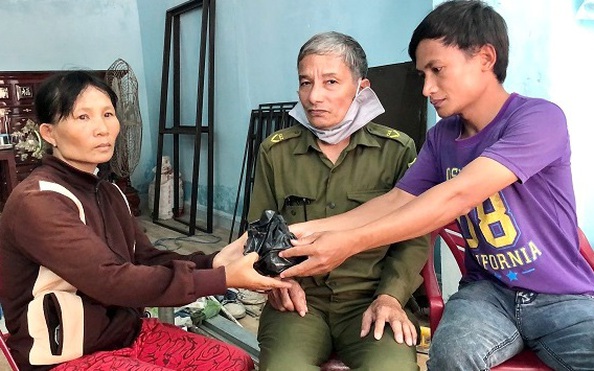 Đi mua ve chai, phát hiện 180 triệu đồng và 1,3 cây vàng nên đem trả lại tỷ lệ kèo nhà cái 88 mất
