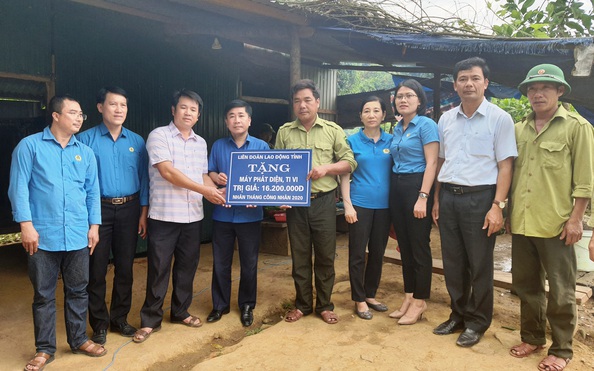 LĐLĐ Quảng Bình: Hỗ trợ tỷ lệ cá cược kèo nhà cái phát điện cho 2 trạm bảo vệ rừng "3 không" ở vùng sâu
