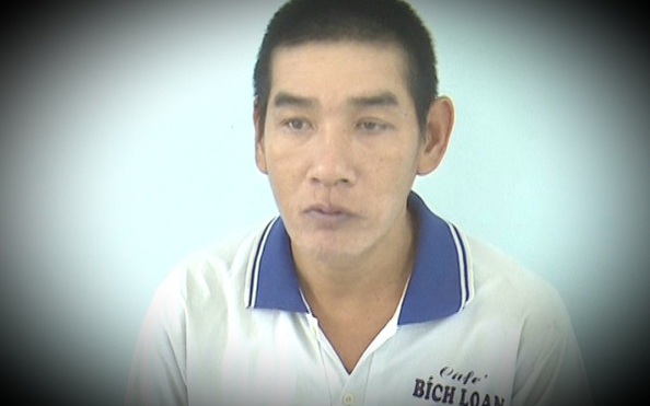 Bất ngờ lý lịch gã khờ ở miền Tây