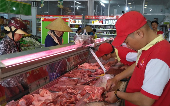 Sao lại bảo "thịt tỷ lệ kèo nhà cái hôm nay đắt thì ăn thịt gà"?!