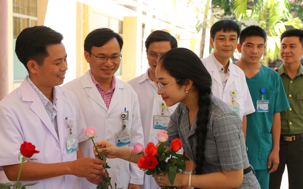 Xúc động tỷ lệ kèo nhà cái ca nhạc"Áo trắng – Áo xanh", tri ân những chiến sĩ thầm lặng chống dịch Covid-19