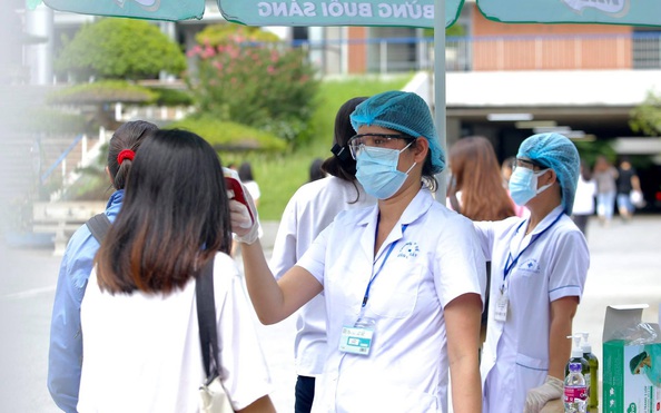 Hơn 850.000 thí sinh đeo khẩu tratỷ lệ kèo nhà cái hôm nay, đo thân nhiệt làm thủ tục thi THPT 2020
