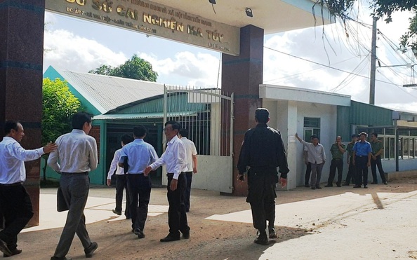 Học viên tỷ lệ cá cược kèo nhà cái nhảy lầu tự tử