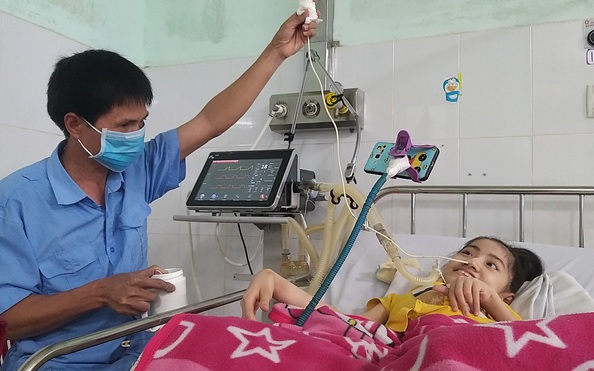Chuyện cảm động về tỷ lệ kèo nhà cái cha 8 năm đón Tết cùng con ở bệnh viện