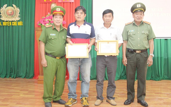 Hiệp sĩ đường phố Bình Dương bắt gọn tên trộm xe máy tỷ lệ cá cược kèo nhà cái phụ nữ miền Tây