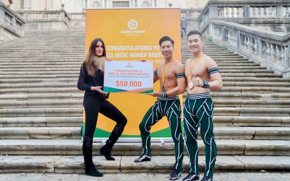 Tập đoàn Hưng Thịnh thưởng hơn 1 tỉ đồng cho hai nghệ sĩ bóng đá tỷ lệ kèo nhà cái Cơ, bóng đá tỷ lệ kèo nhà cái Nghiệp