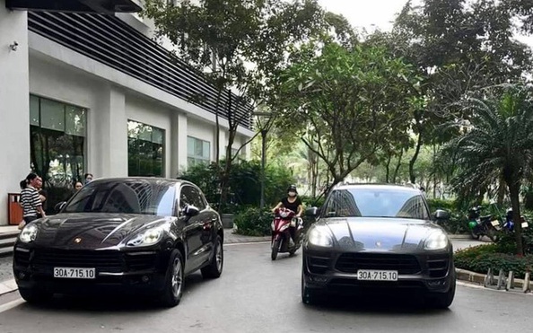 Hai xe sang tỷ lệ kèo nhà cái malaysia cùng biển số "chạm mặt nhau" tại đô thị cao cấp ở Hà Nội