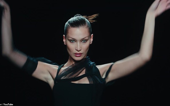 Siêu mẫu Bella Hadid, Irina Shayk khoe vẻ tỷ lệ kèo nhà cái malaysia