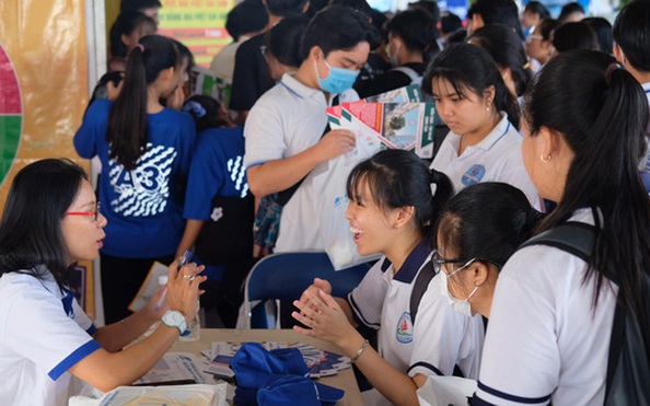 Thêm 2 tỷ lệ bóng đá kèo nhà cái công bố điểm chuẩn học bạ