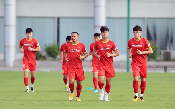 7 tuyển thủ vắng mặt ở buổi tập chiều 23-8, kèo nhà cái tỷ lệ cá cược động cho HLV Park Hang-seo?