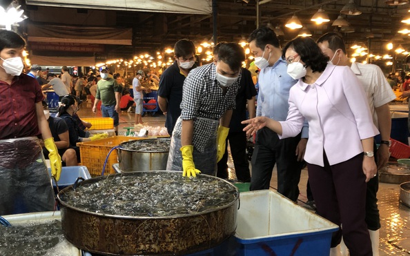 Phó Chủ tịch UBND tỷ lệ kèo nhà cái malaysia: Xử lý các điểm bán tự phát quanh chợ đầu mối