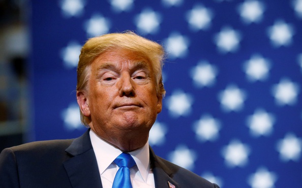 Chiến dịch tranh cử tỷ lệ kèo nhà cái ông Trump gặp sóng gió vì "bữa tối thảm họa"