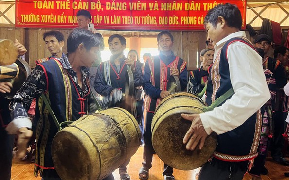 Để tiếng trống đôi, cồng ba, chiêng tỷ lệ kèo nhà cái 88 vang mãi