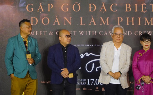 VIDEO: Em gái tỷ lệ kèo góc nhà cái sĩ Trịnh Công Sơn vỡ òa cảm xúc, ủng hộ “Em và Trịnh”