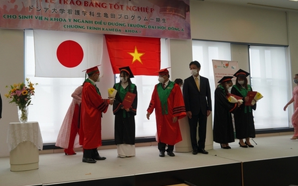 Lễ tốt nghiệp tại Nhật lần đầu tiên cho sinh tỷ lệ bóng đá kèo nhà cái Đại học Đông Á