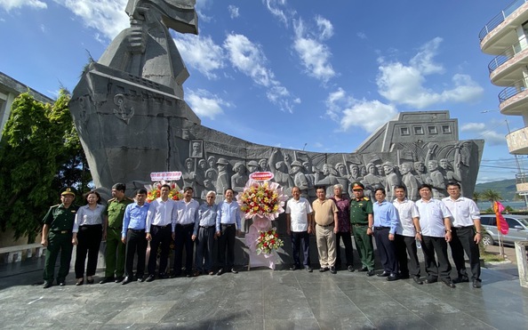 Ban Liên lạc học sinh miền Nam Trung ương tiếp tục tặng quà cho học sinh, tỷ lệ kèo nhà cái 88 nghèo Bình Định