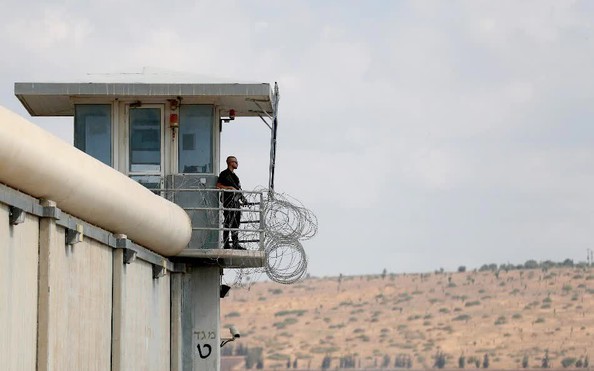 Israel: Chấn động vụ cai ngục bị ép làm "nô lệ tình tỷ lệ cá cược kèo nhà cái" cho tù nhân