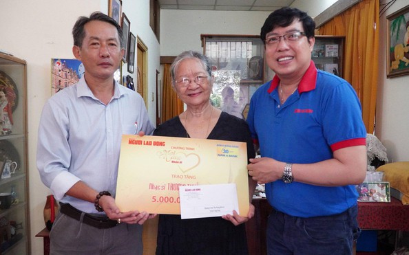 “Mai Vàng nhân ái” thăm tỷ lệ kèo nhà cái hôm nay sĩ Trương Tuyết Mai