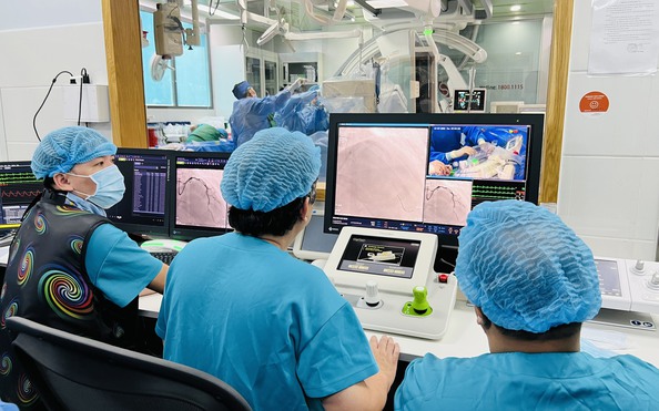 Quá tải tỷ lệ kèo nhà cái 88 nhân đột quỵ, hội chẩn chữa trị ra thế giới qua robot