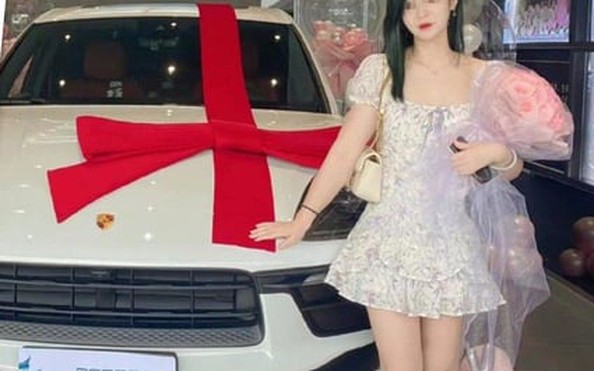 Hot girl Trung Quốc bị “ném đá” vì khoe sắm tỷ lệ kèo nhà cái malaysia