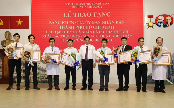 Ê-kíp ghép thận cho cậu bé 15 tuổi được Chủ tịch UBND TP HCM tặng bằng tỷ lệ cá cược kèo nhà cái