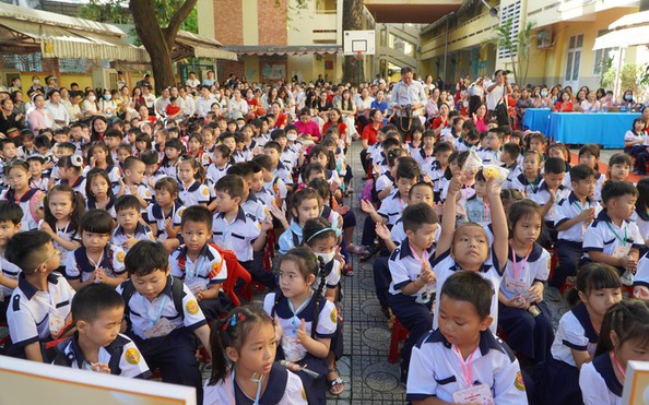 Không thể cứ mãi chấn chỉnh!