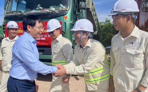 Bộ trưởng Nguyễn Văn Thắng dự lễ triển khai dự án đường Hồ Chí bóng đá tỷ lệ kèo nhà cái đoạn Chơn Thành - Đức Hòa