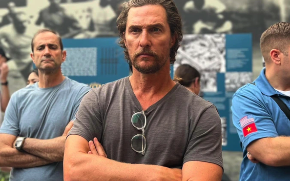 Nam tài tử "quyến rũ nhất hành tỷ lệ cá cược kèo nhà cáih" Matthew McConaughey thăm Di tích Nhà tù Hỏa Lò