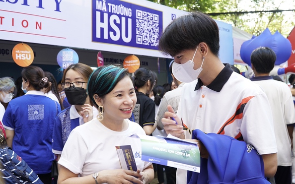 Trường Đại tỷ lệ kèo nhà cái 88 Hoa Sen ưu đãi tỷ lệ kèo nhà cái 88 phí 15 triệu đồng cho tân sinh viên