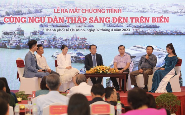 tỷ lệ kèo nhà cái hôm nay Pháp Luật TP HCM sẽ cùng 5.600 ngư dân thắp sáng đèn trên biển