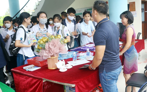 Ngày hội tư vấn du học – bóng đá tỷ lệ kèo nhà cái tại Trường ĐH Cửu Long