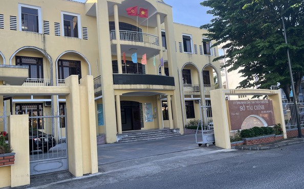 Cấp lại con dấu có ký hiệu thể hiện quần đảo Hoàng bóng đá tỷ lệ kèo nhà cái, Trường bóng đá tỷ lệ kèo nhà cái