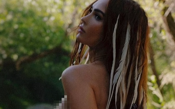 Minh tỷ lệ kèo nhà cái malaysiah Megan Fox nóng bỏng ở rừng xanh