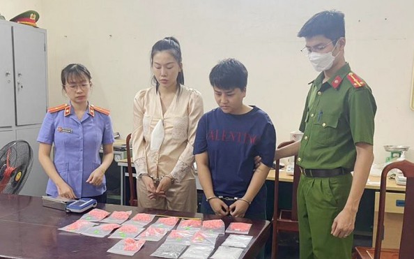 Bắt 2 bà trùm phân phối thuốc lắc liên tỉnh
