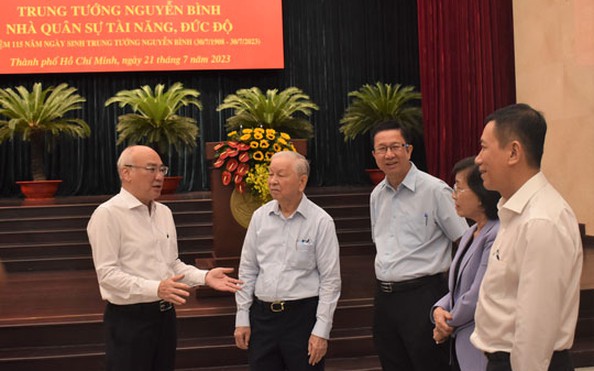 Trung tướng Nguyễn Bình - Tấm gương về sự kiên trung