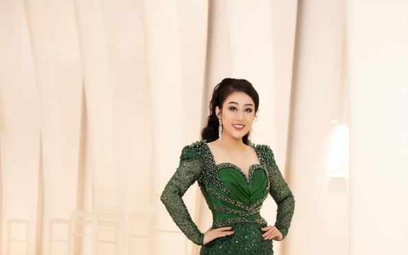 MC Kim Trang rạng ngời tỏa nắng với dạ hội tỷ lệ bóng đá kèo nhà cái Minh Hùng