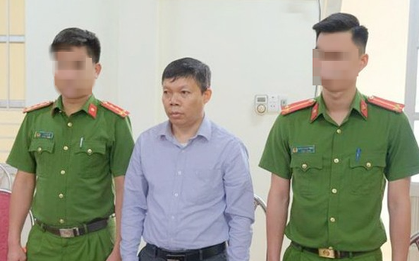 Một tỷ lệ cá cược kèo nhà cái chủ tịch phường bị bắt