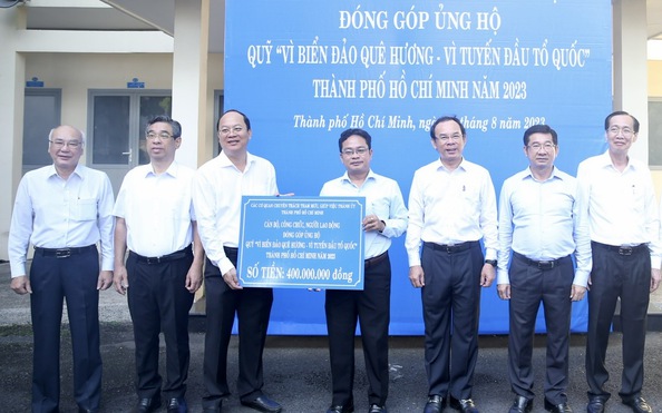 400 triệu đồng ủng hộ Quỹ “Vì tỷ lệ kèo nhà cái đảo quê hương – Vì tuyến đầu Tổ quốc” TP HCM