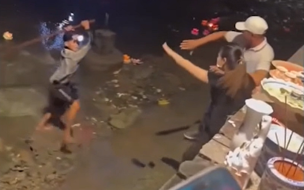 TÔI LÊN TIẾNG: Phóng tỷ lệ kèo nhà cái malaysia và sự "tù túng tính thiện"