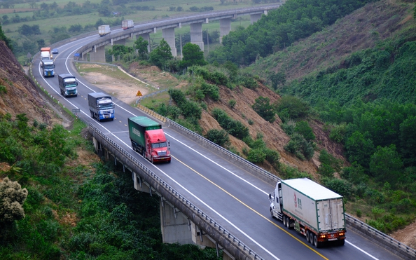 Cận cảnh bất cập trên tuyến cao tốc La Sơn - Tuý Lobóng đá tỷ lệ kèo nhà cái