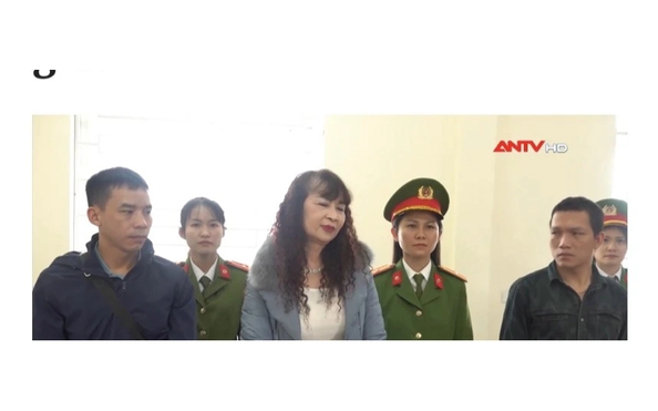Bắt nữ giám đốc chuyên “bảo kê” xe tải, thu nhiều giấy giới thiệu phóng viên