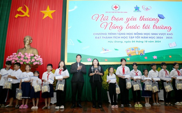 Tân Hiệp Phát tiếp tục hành trình “Nâng bước tới trường” cho 800 em học kèo nhà cái tỷ lệ bóng đá giàu nghị lực vượt khó