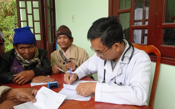 Bác sĩ Nguyễn Huy Thông: Thanh xuân gắn trọn với núi rừng