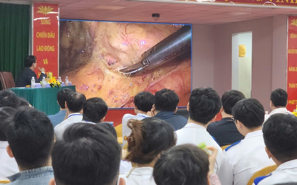 Bác sĩ truyền hình trực tiếp từ phòng mổ đến tỷ lệ kèo nhà cái hôm nay nghị