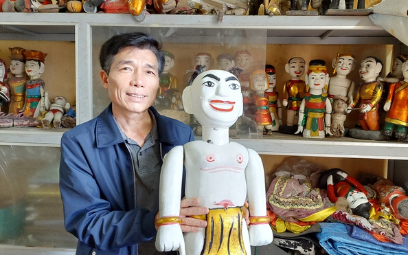 Ở nơi nặng tình thủy đình, con trò