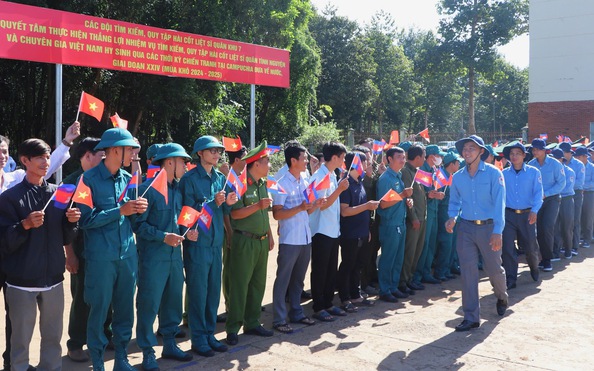 Tây Ninh tiễn chân các chiến sĩ sang Campuchia tìm kiếm hài cốt tỷ lệ kèo góc nhà cái