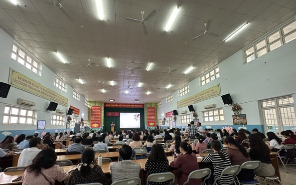 Hơn 100 cán bộ giáo dục tham dự bồi dưỡng “Kỹ năng ứng xử với bóng đá tỷ lệ kèo nhà cái chí-truyền thông”