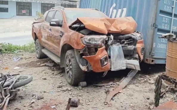 VIDEO: kèo nhà cái tỷ lệ bóng đá đang chạy rơi thùng, nhiều người thoát chết trong gang tấc